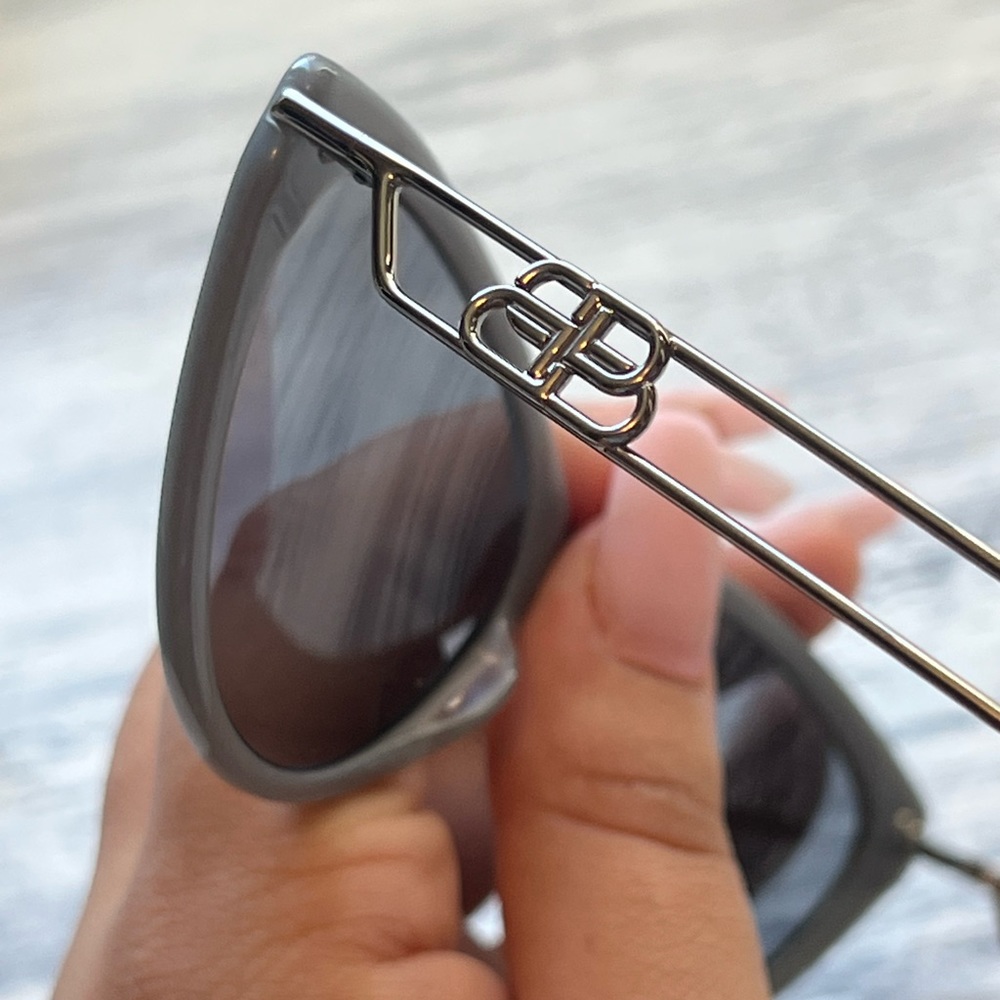 JUST TODAY❤️✨BALENCIAGA inception cat eye sunglasses - Picture 9 of 16